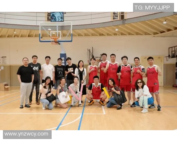 上海篮球队战术变革引发热议球迷与专家共同探讨新打法的前景与挑战